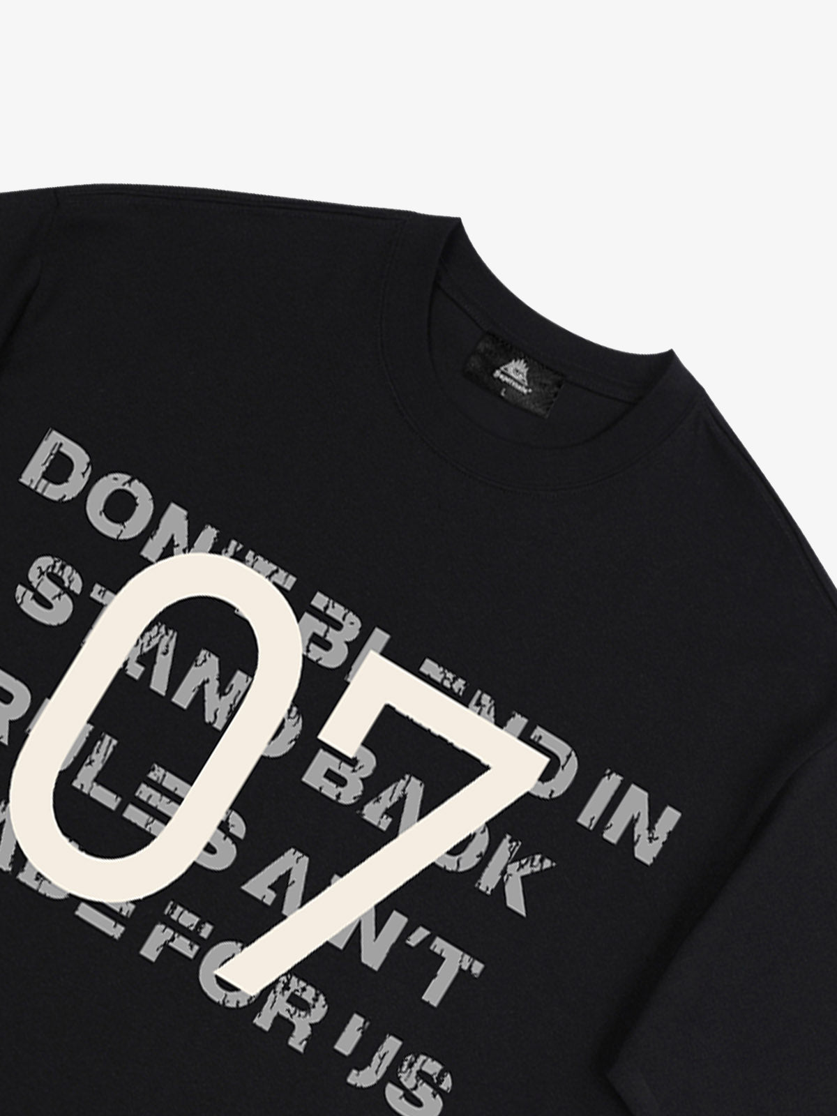Distressed NO.7 Graphic T-Shirt 
